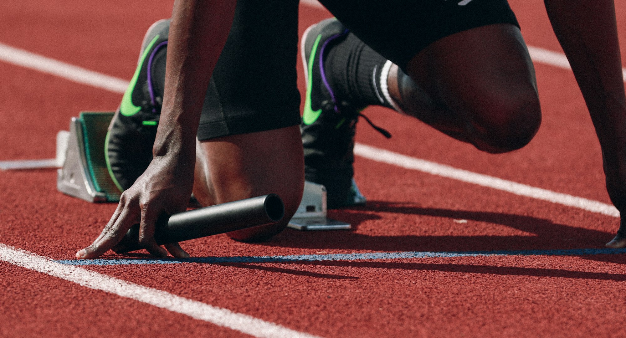 悟空体育官网首屏背景 - 体育场馆与观众席的宏大场景